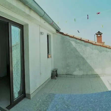 Apartamento In With Balcony, Air Conditioning, Wifi, Washing Machine 4982-9 *