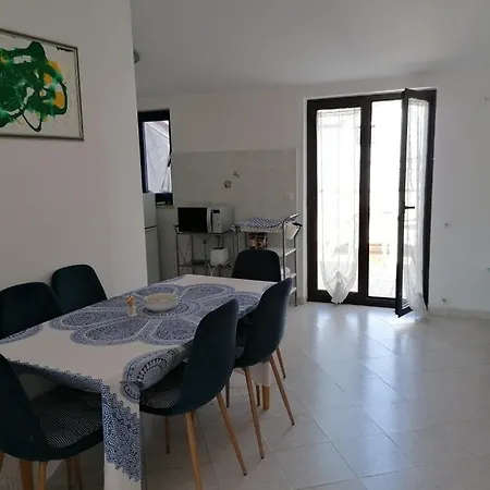 In With Balcony, Air Conditioning, Wifi, Washing Machine 4982-9 Apartamento *