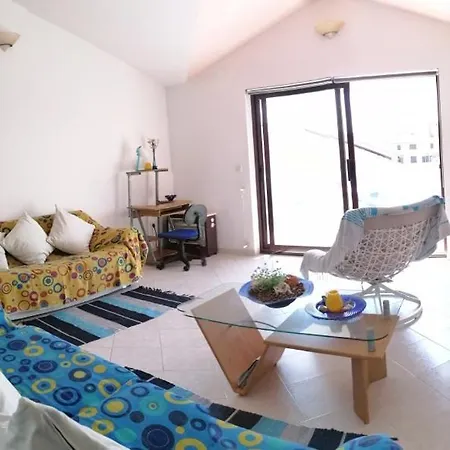 In With Balcony, Air Conditioning, Wifi, Washing Machine 4982-9 Apartamento